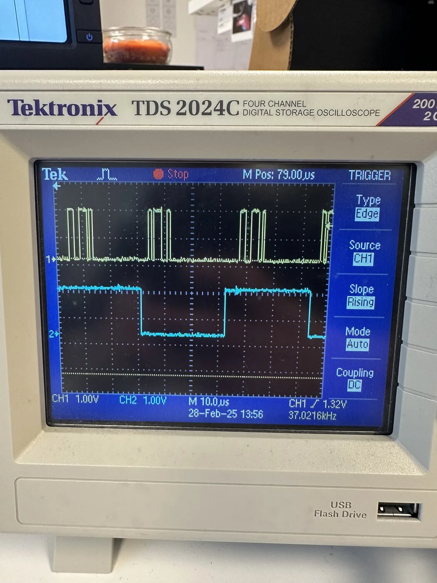 Tektronix oscilloscope showing I2S data bursts and the frame clock